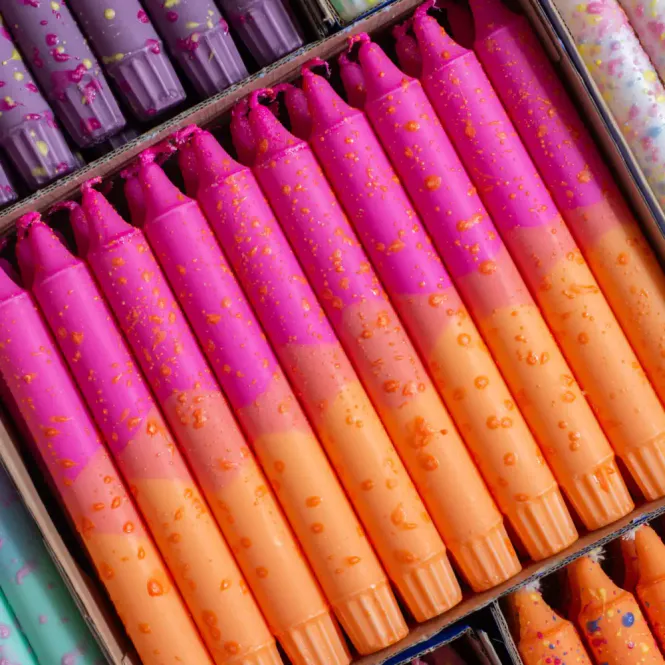 Hovedbilde Stearinlys -  Fuksia og oransje med konfetti